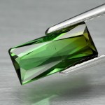 1,60 ct Tourmaline verte naturelle