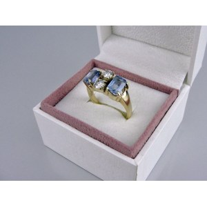 Gold Ring - Tanzanites and Diamonds.