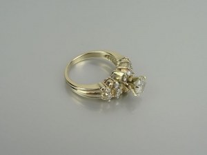 Zlatý prsteň - diamanty