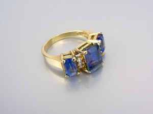 Gold Ring - Tanzanites and Diamonds.