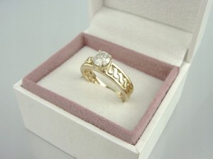 Zlatý prsten - diamant