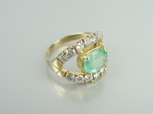 Gold Ring - Emerald and Diamonds - Certificate.