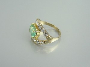Gold Ring - Emerald and Diamonds - Certificate.