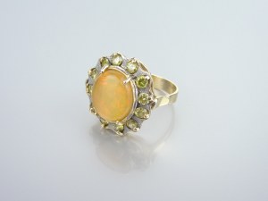 Złoty Pierścionek - Duży Opal i Diamenty Fantazyjne