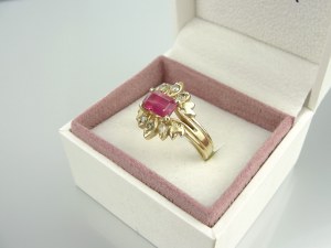 Zlatý prsten - rubín a diamanty (nastaveno na poz.140)