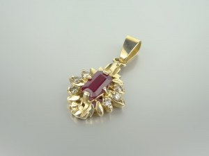 Gold Pendant - Ruby and Diamonds (kpl. To item.139)