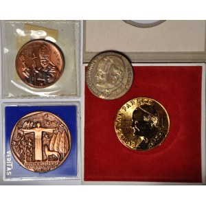 PRL, ensemble de 4 médailles religieuses