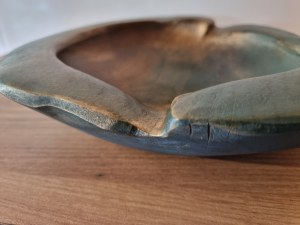 Danuta Richter, Gold-green bowl, 2024