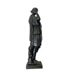 Sculpture : Femme en tenue romaine.