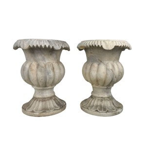 Coppia di vasi in marmo