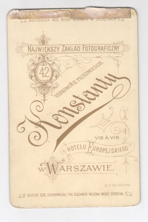 [Varsavia] Fotografia su cartone ondulato dell'Atelier Konstanty [ca] 17x 11 cm.