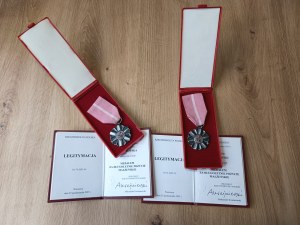 Medale Za Długoletnie Pożycie Małżeńskie z legitymacjami / Kwaśniewski
