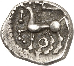 Bitúmenové kocky. Mečový denár, anepigraf III. triedy a kvet ND (1. storočie pred Kr.).