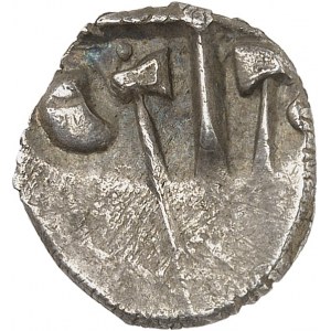 Volques Tectosages. Drachma à la tête cubiste, Série VII aux deux haches affrontées ND (mid-2nd - first half of 1st century B.C.).