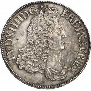 Ľudovít XIV (1643-1715). Štít s perutou a antickou drapériou, zvýšený okraj 1687, 9, Rennes.