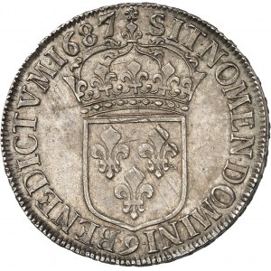 Ľudovít XIV (1643-1715). Štít s perutou a antickou drapériou, zvýšený okraj 1687, 9, Rennes.