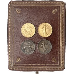 Dritte Republik (1870-1940). Präsentationsbox mit 2 Gold- und 2 Silberprägungen zu 50 Centimes Semeuse, matten Münzrohlingen und Sonderprägungen (SP) 1897, Paris.