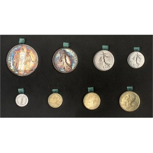 Piata republika (od roku 1958). Škatuľový súbor predstavujúci nový systém kovových mien, dekrét z 22. decembra 1959 a následné texty, s 8 esejami (10, 5, 1 a 1/2 franku, 1, 5, 10 a 20 centimov) 1959-1966, Paríž.