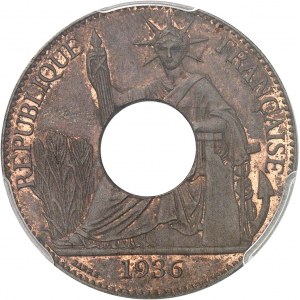 IIIe République (1870-1940). Essai de fabrication de 2 cent(ièmes) en cuivre, avec coins de 50 cent(ièmes) 1936 usinés, flan perforé avant la frappe, Frappe spéciale (SP) 1938 [coins de 1936], Paris.