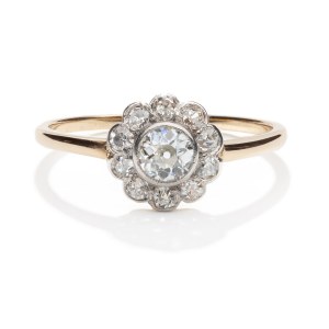 Diamantový prsten ze 40. let 20. století.