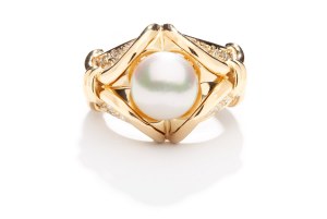 Pearl and diamond ring early 21st century.