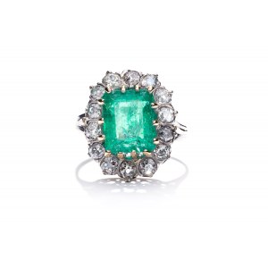 Ring with emerald and diamonds 1930s-1940s, France