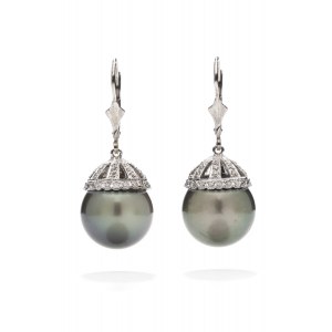 Tahiti pearl earrings 2nd half 20th century.