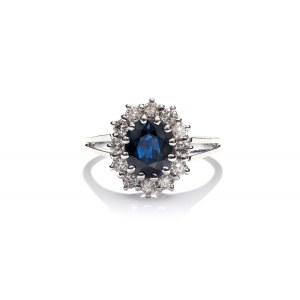 Ring with sapphire and diamonds XX/XXI century.