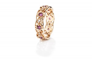 Ring with rubies and diamonds XX/XXI century.