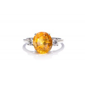 Ring with yellow sapphire late 20th century.