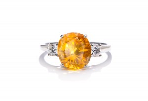 Ring with yellow sapphire late 20th century.