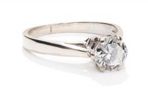 Diamantový prsteň zo začiatku 21. storočia.