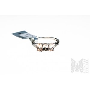 Prsten s přírodními 3 morganity o celkové hmotnosti 1,40 ct a 2 bílými topasy o celkové hmotnosti 0,01 ct, stříbro 925, certifikováno společností Gemporia