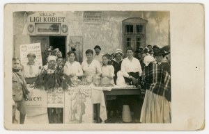 Piotrkow Trybunalski - Shop and fundraiser of the Women's Emergency League circa 1916. (1453)