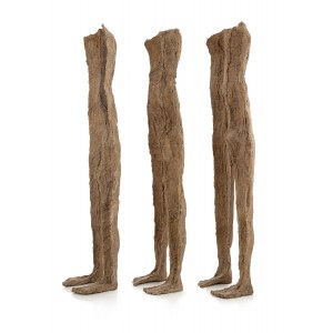 Magdalena Abakanowicz (1930 Falenty presso Varsavia - 2017 Varsavia), Tre figure della serie Figure in piedi all'indietro, 1986