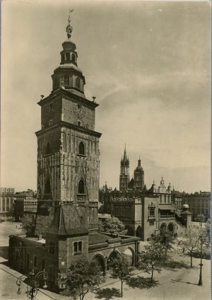 Place du marché, hôtel de ville, halle aux draps, vers 1940.