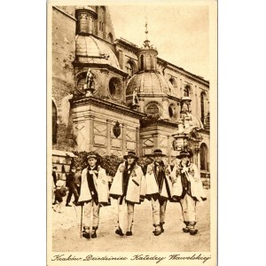 Courtyard of Wawel Cathedral, Highlanders, 1939