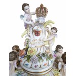 Porcelain clock from the Carl Thieme manufactory, Potschappel / Dresden, late 19th century.