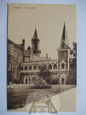 Legnica, Liegnitz, hradní nádvoří, cca 1920