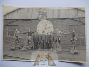 Poznan, Cegielski cycling club, stationary bicycles, clock, photo circa 1930.