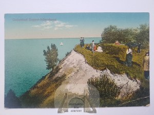 Gdynia, Orlowo, Adlerhorst, cliff, tourists admiring the panorama ca. 1915