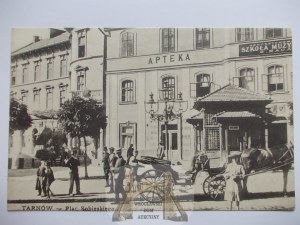 Tarnów, náměstí Sobieského, lékárna, cca 1910