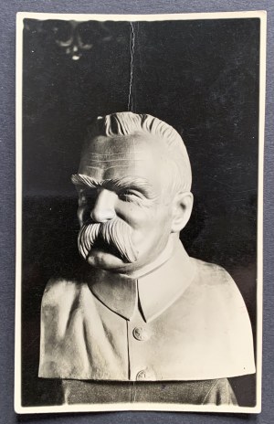 PIŁSUDSKI. Scultura cesellata dall'artista-scultore MICHAŁA KAMIEŃSKI. Varsavia