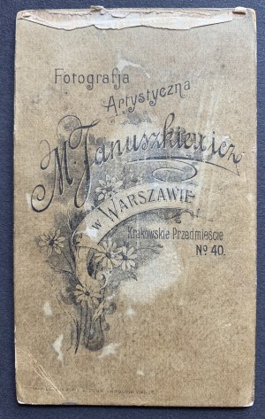 VARŠAVA. Kartonová fotografie z ateliéru M. Januszkiewicze, Varšava - portrét muže.
