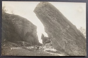 CREMICO. Una vista sulle Montagne Vergini.