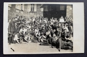 ŚREM. Fotografia zbiorowa - Szkoła Batalionu Podchorążych Rezerwy Piechoty Nr 7 w Śremie [1928]