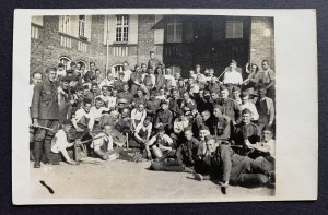ŚREM. Fotografia di gruppo - Scuola del Battaglione Cadetti della Riserva di Fanteria n. 7 a Śrem [1928].
