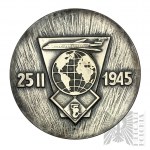 République populaire de Pologne - Hôtel des monnaies de Varsovie, médaille commémorative de l'aéroport militaire de Varsovie, pour les mérites dans le développement du 36e régiment d'aviation de transport spécial - Dessin de Józef Misztela - Boîte nominat