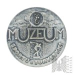 Medaille der Münzanstalt Warschau, Museum für Sport und Tourismus - Entwurf von Stanisław Sikora, versilbert