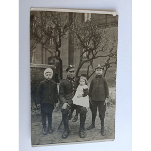 PREDVOJNOVÁ FOTOGRAFIA, BYDGOSZCZ, VOJAK, DETI, 1927